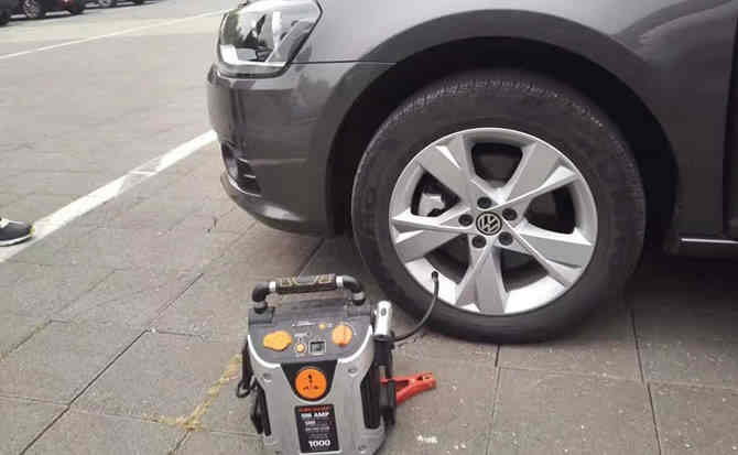 响水汽车搭电案例